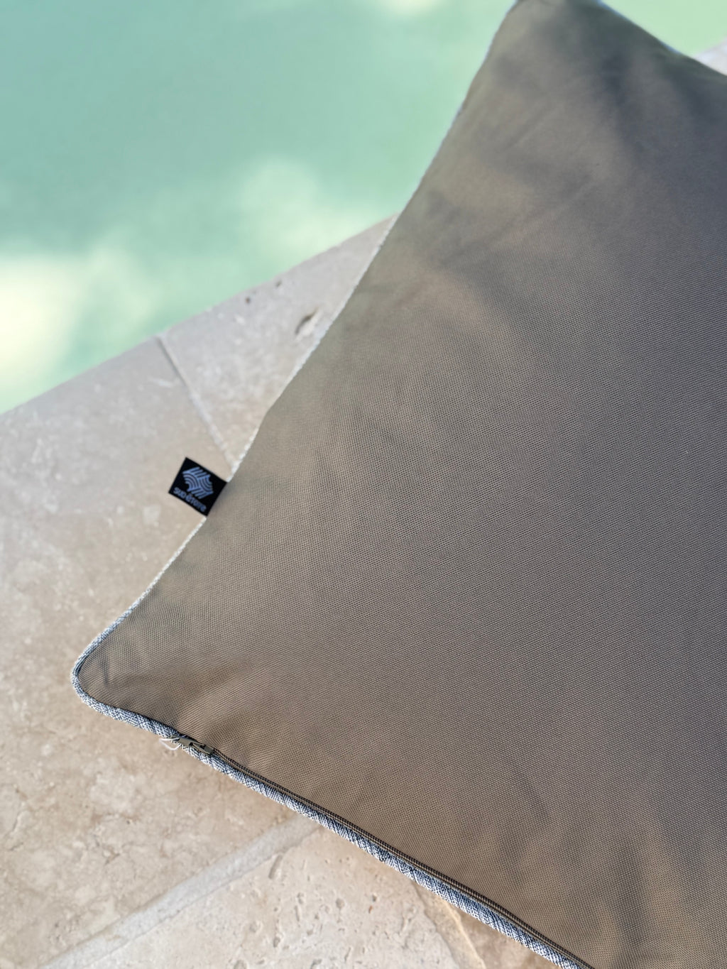 Coussin carré extérieur taupe