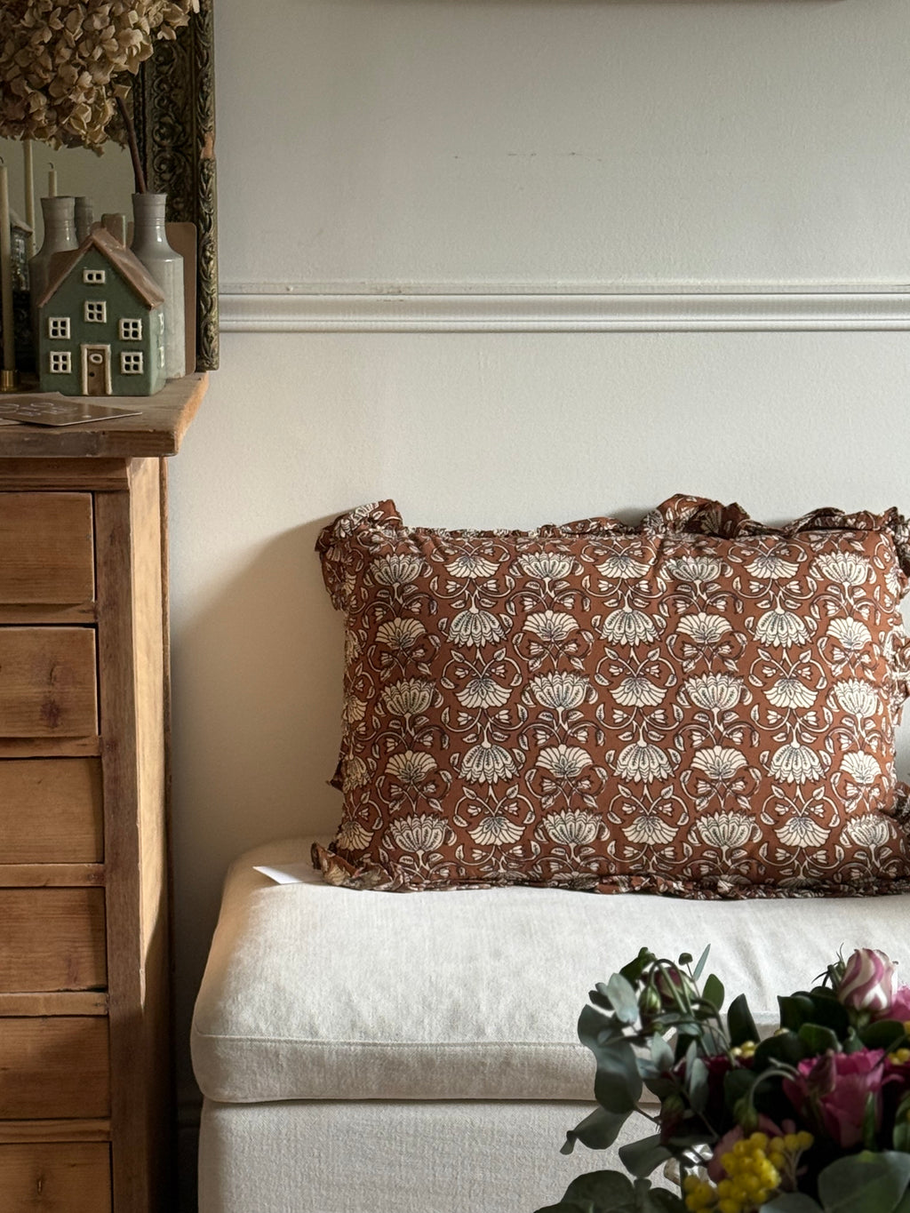 Coussin imprimé brun