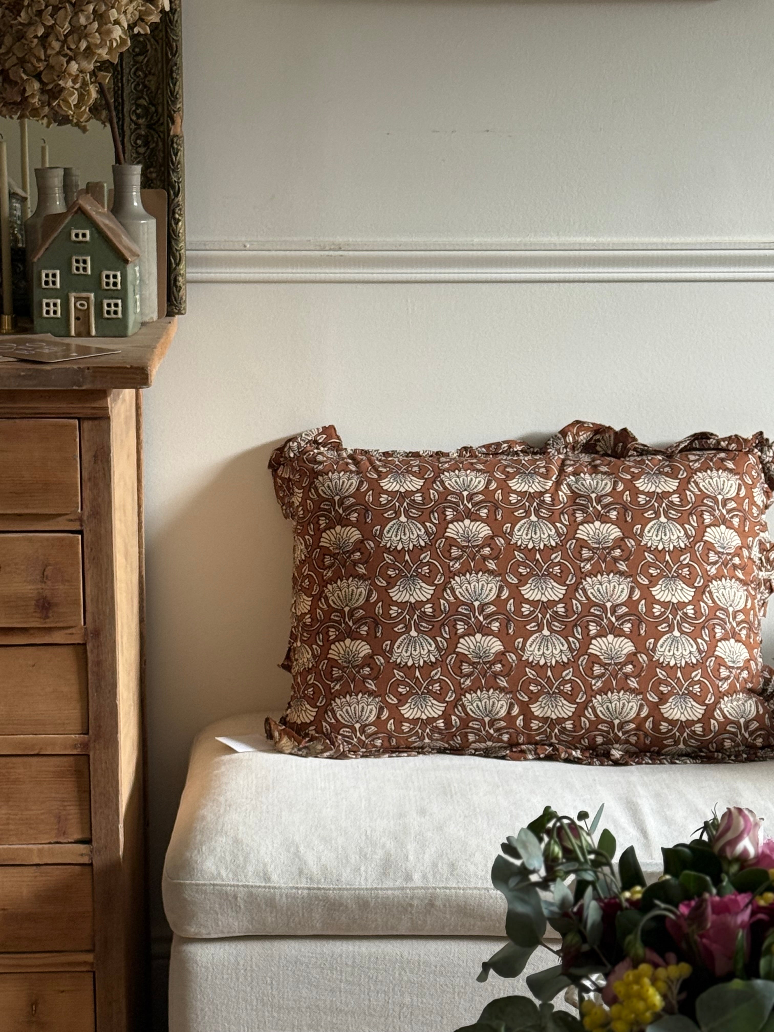 Coussin imprimé brun