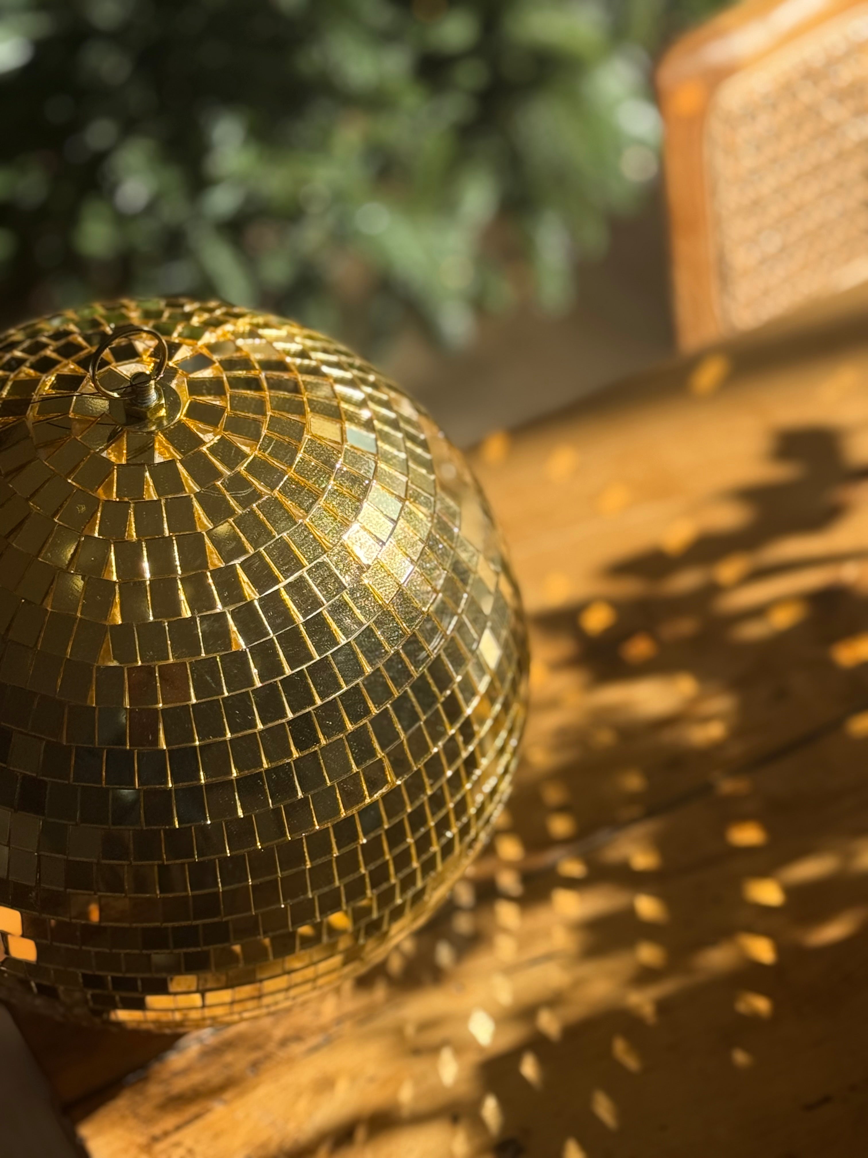 Boule à facettes dorée 25 cm