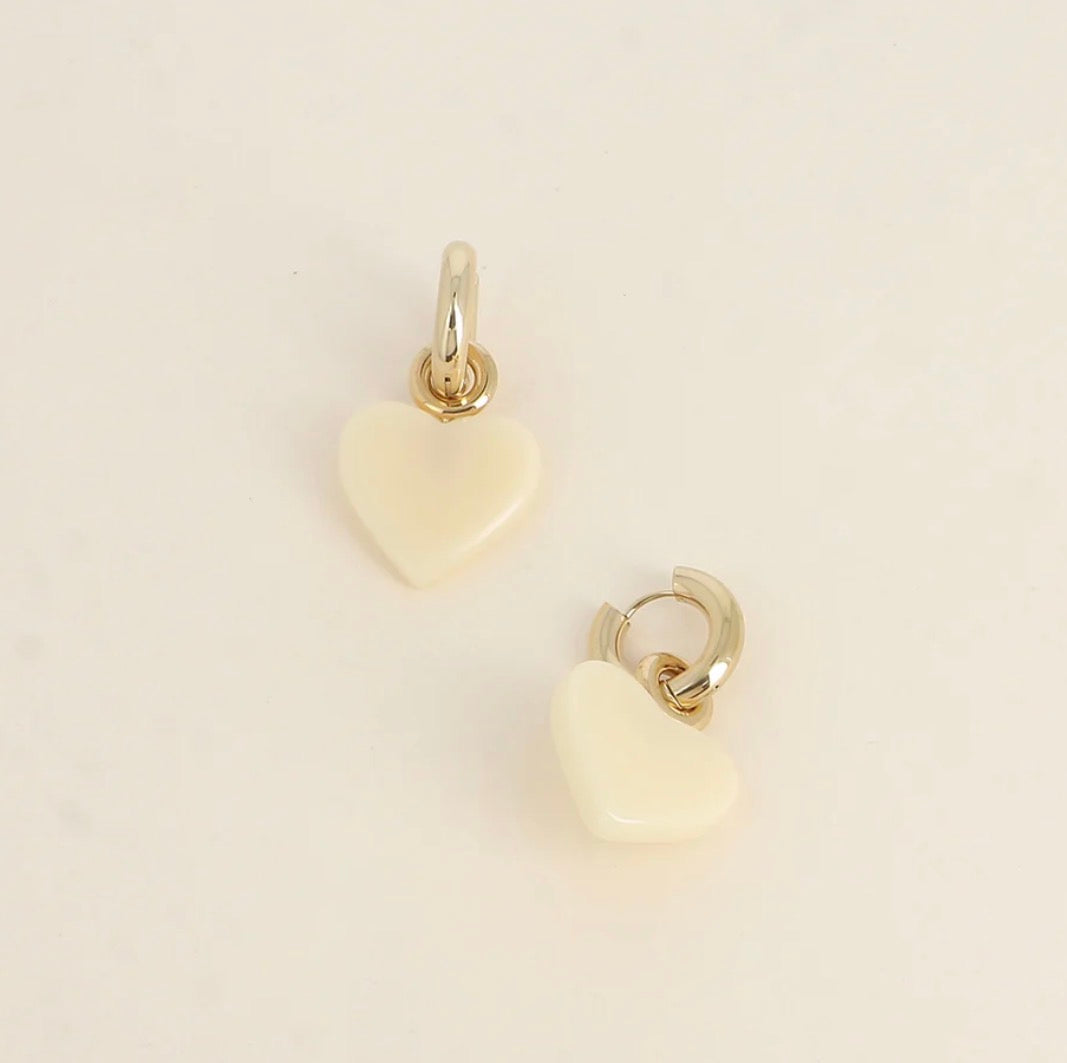 Boucles d’oreilles cœur écru