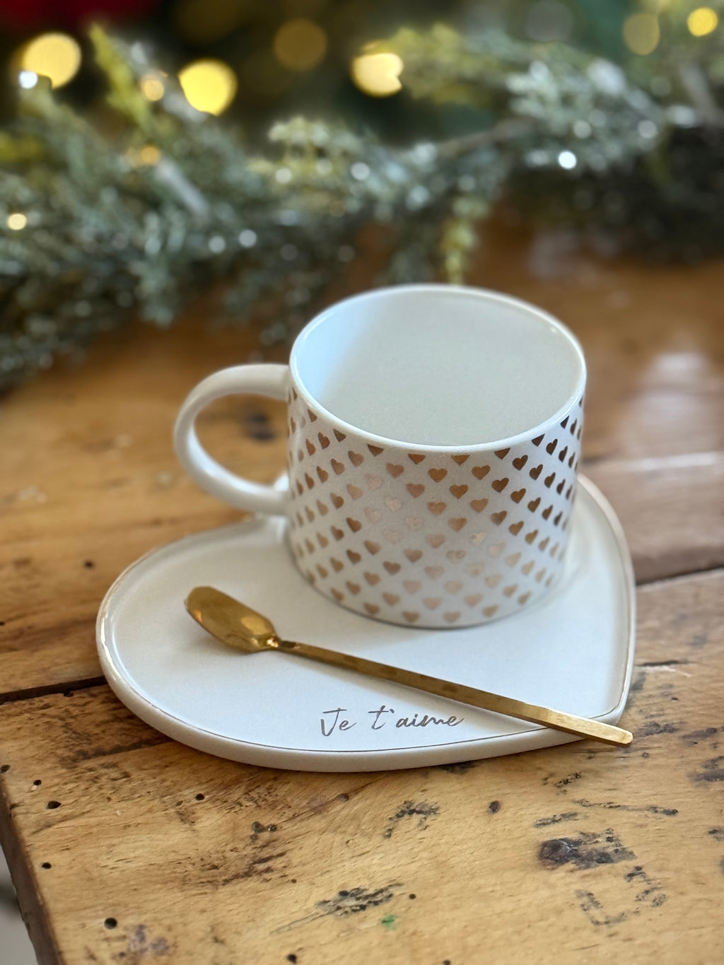 Ensemble tasse / sous-tasse/ cuillère cœurs dorés
