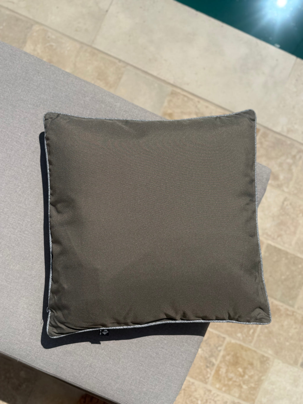 Coussin carré extérieur taupe