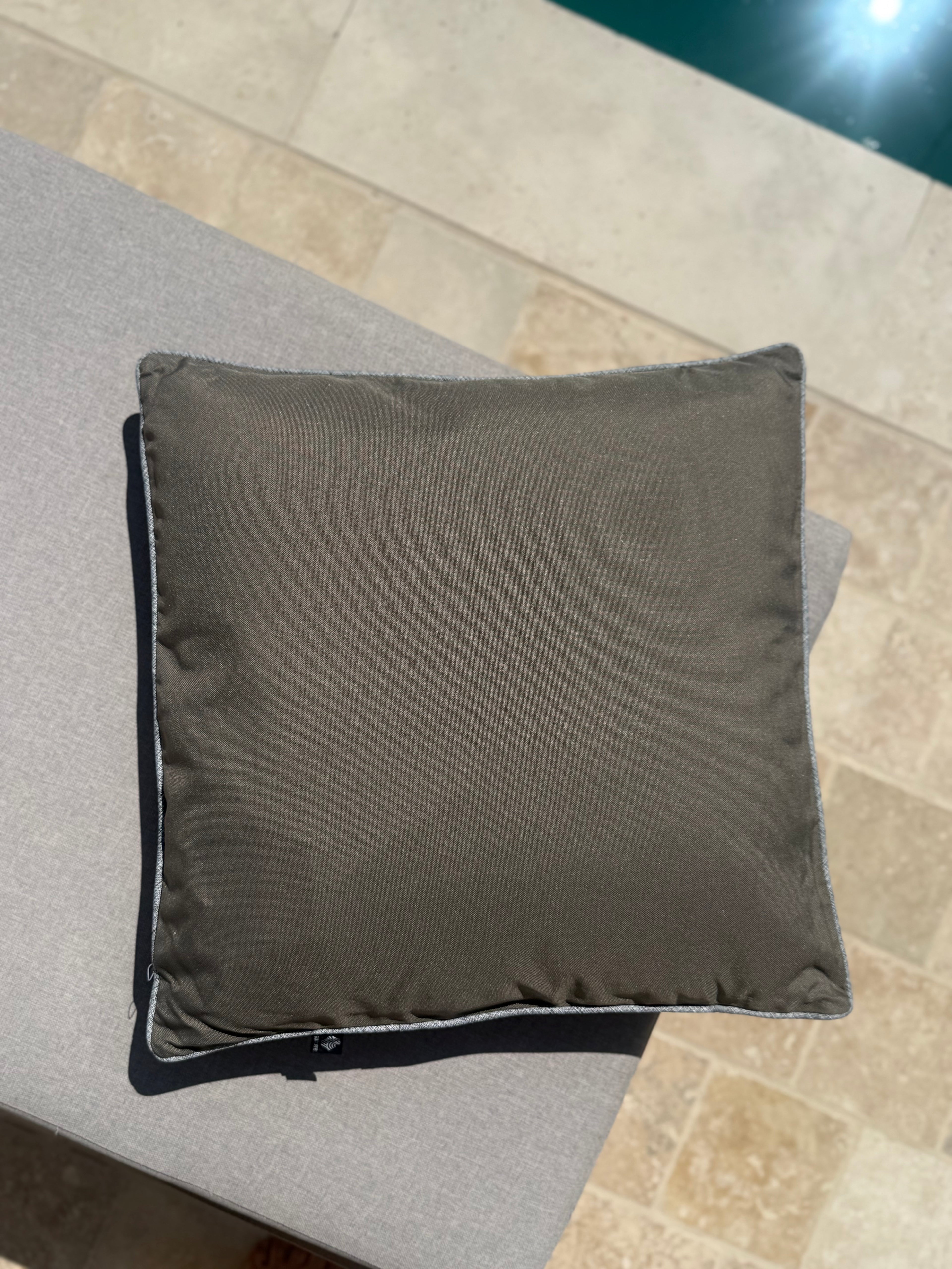 Coussin carré extérieur taupe