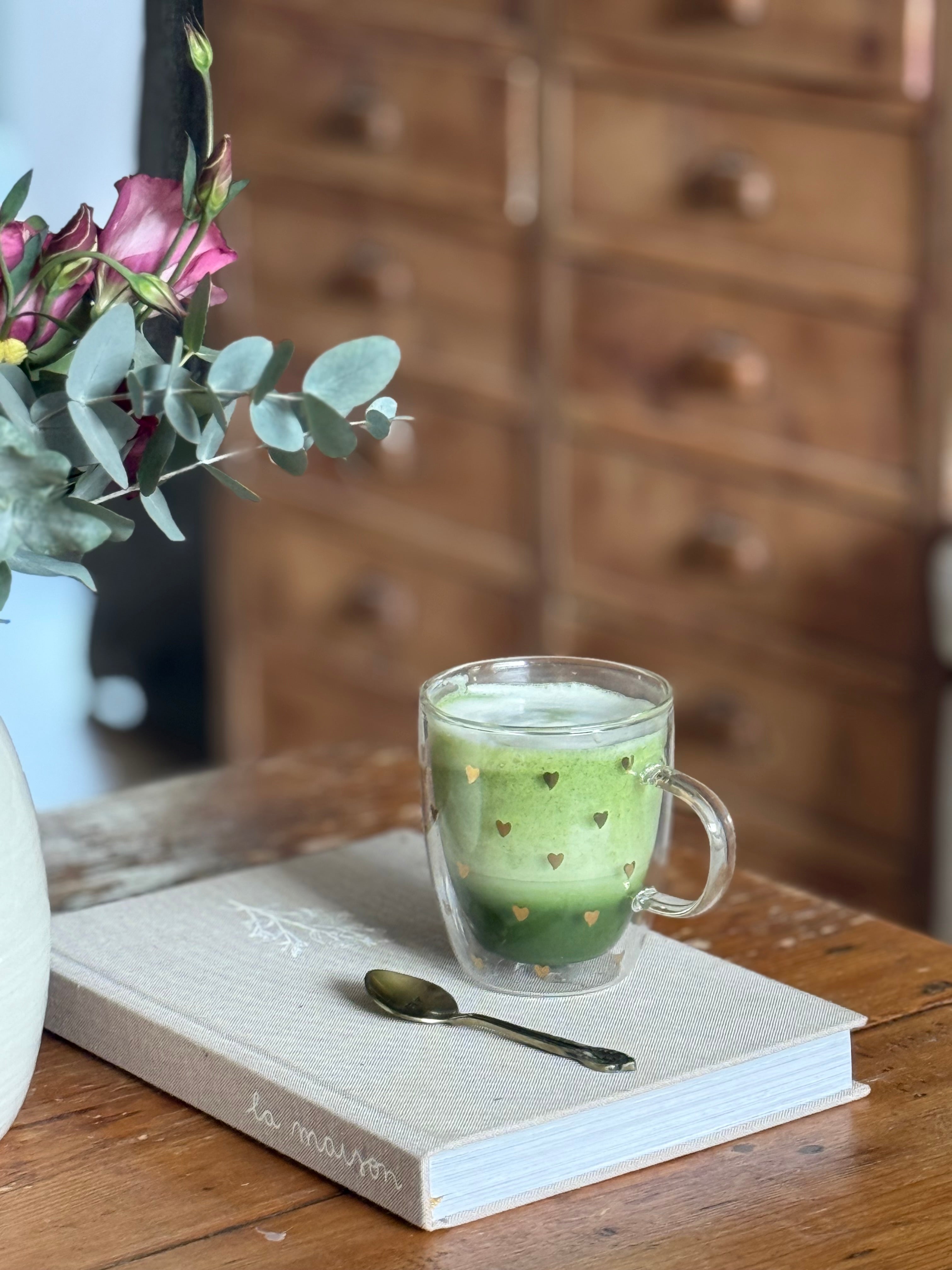Tasse en verre coeurs dorés
