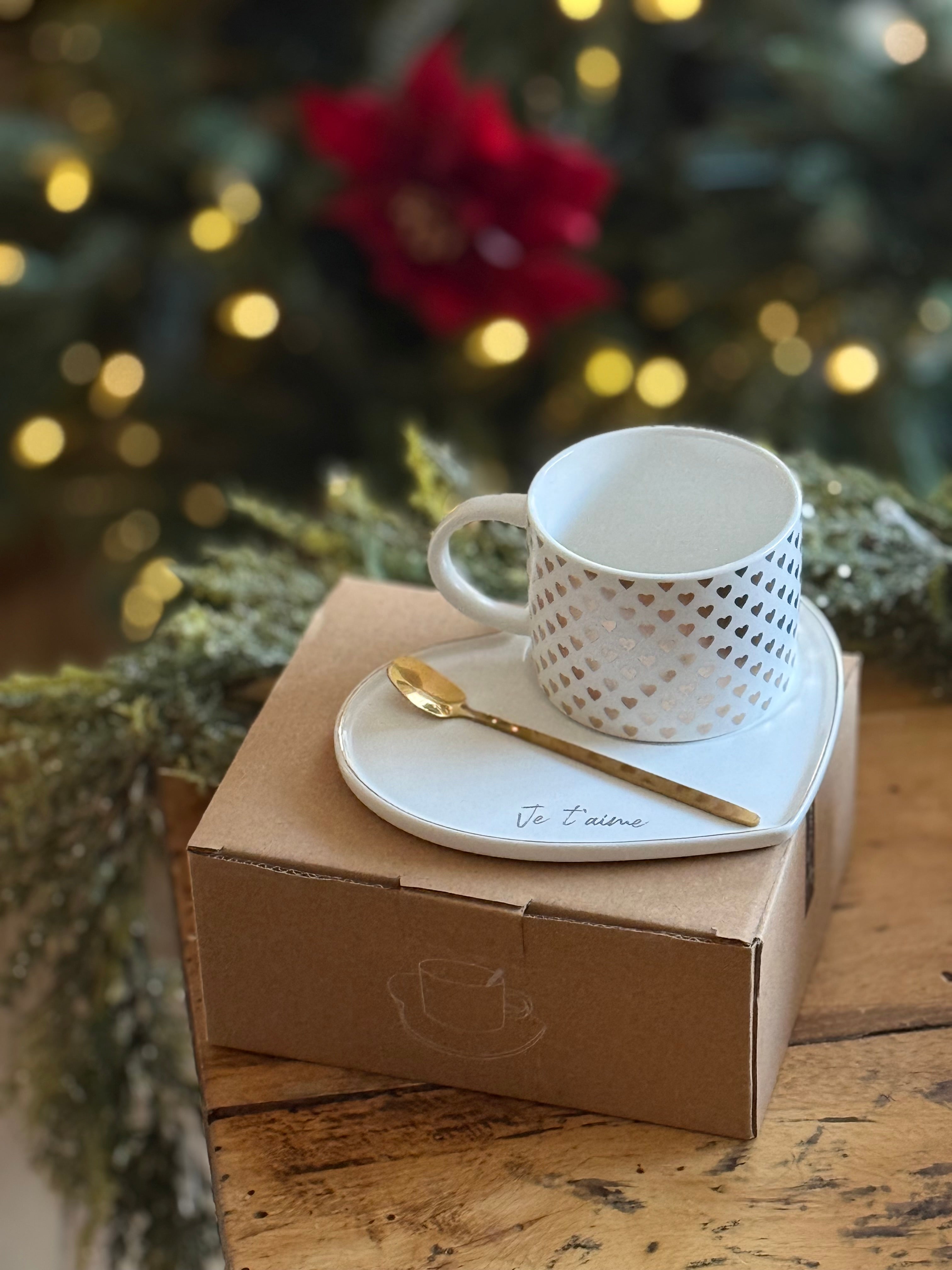 Ensemble tasse / sous-tasse/ cuillère cœurs dorés