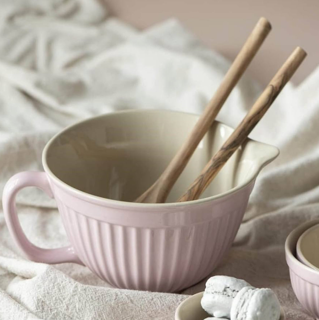 Bol à pâtisserie rose