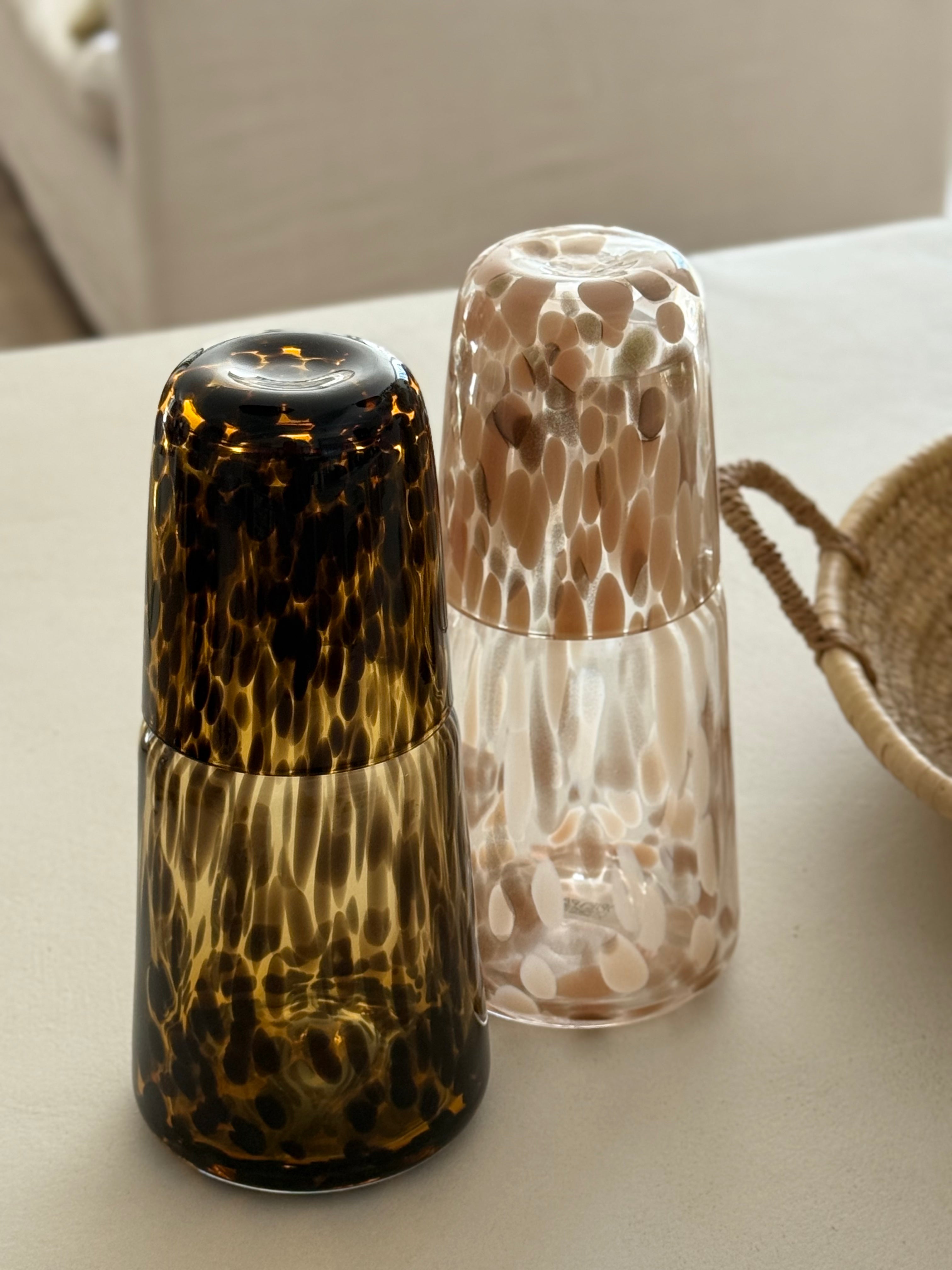 Bouteille et verre / Service de nuit