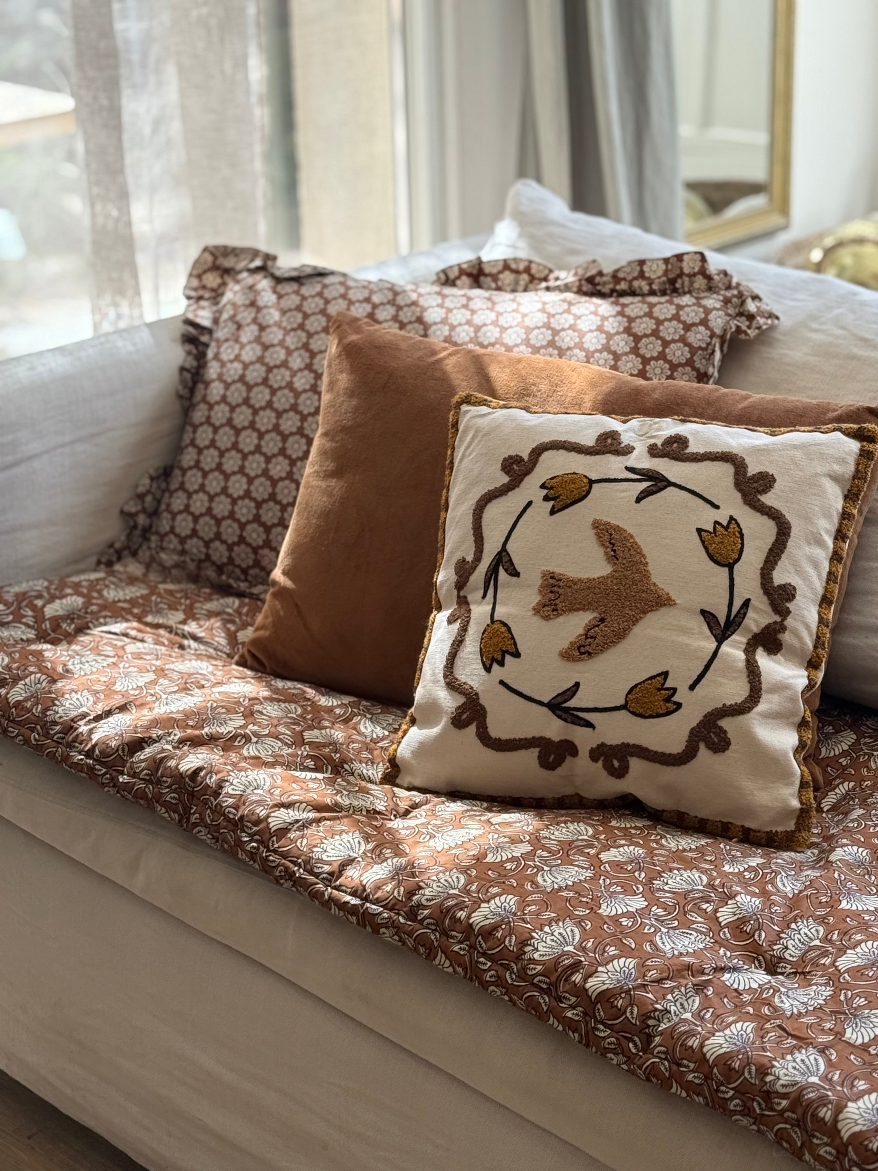 Sofa cover brun
