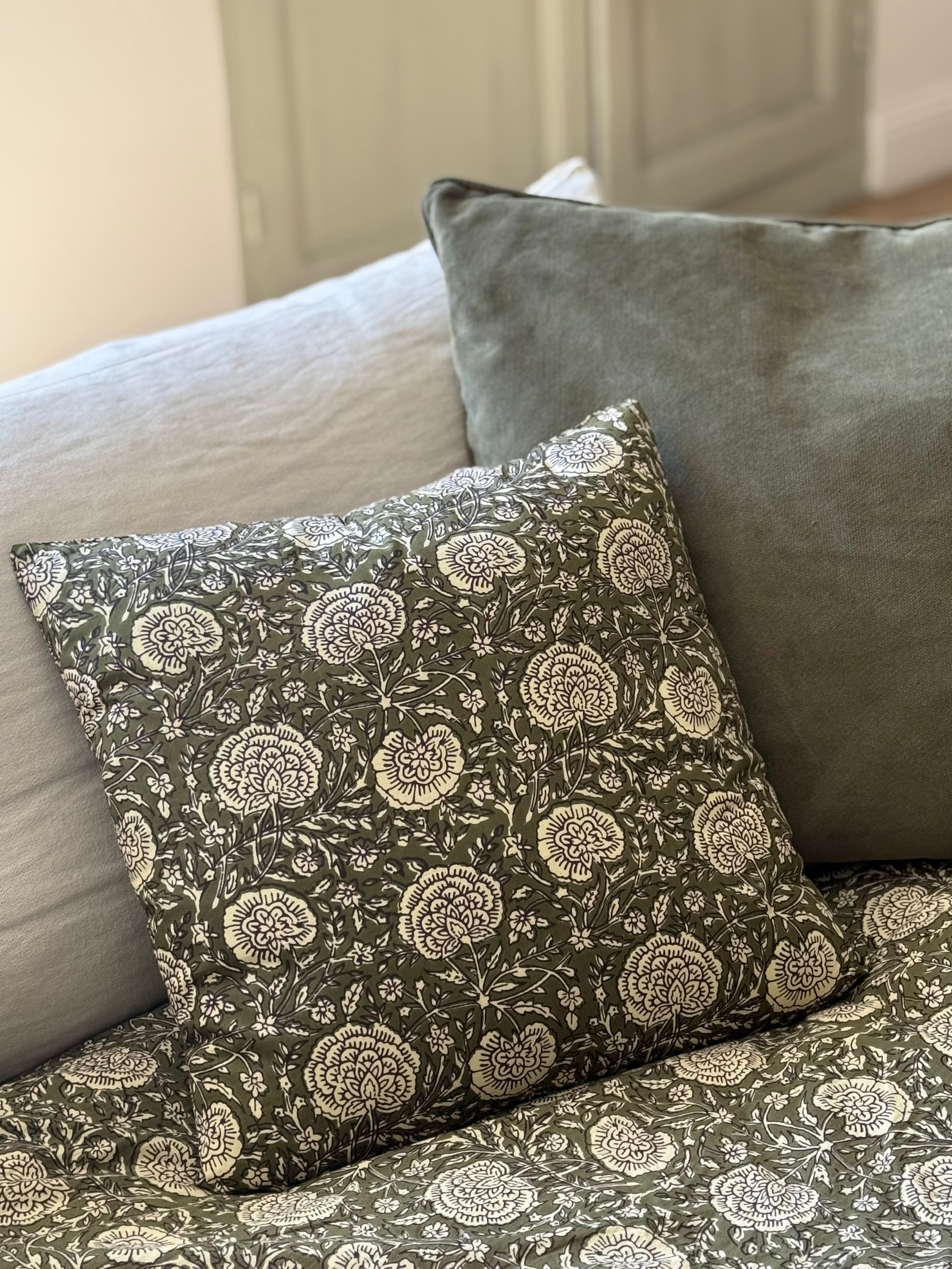 Coussin fleurs kaki